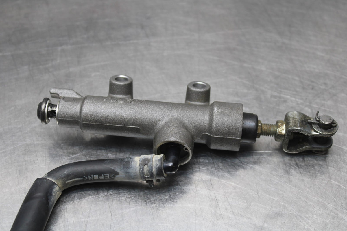18 YAMAHA SUPER TENERE REAR BACK BRAKE MASTER CYLINDER W RESERVOIR BB832