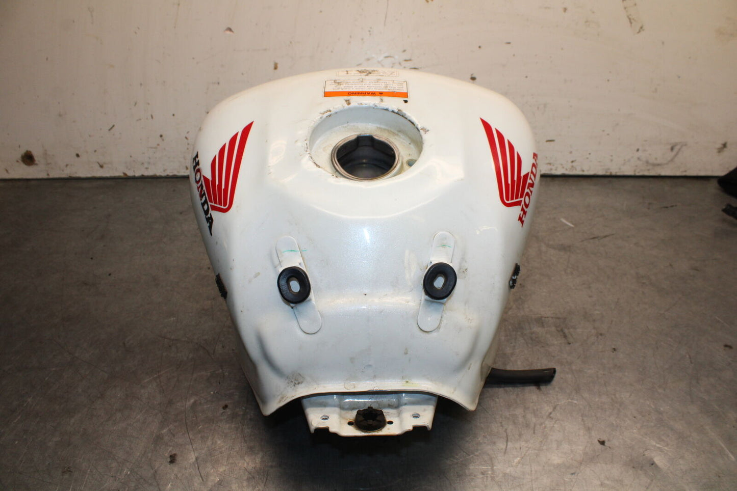 15-16 HONDA CB300F GAS TANK FUEL CELL PETROL RESERVOIR BB740