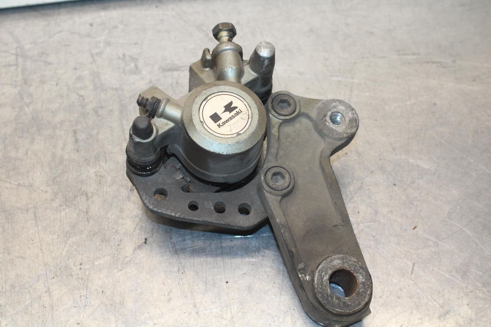 1985 Kawasaki Ninja 900R ZX900A REAR BACK BRAKE CALIPER W MOUNT  BB84