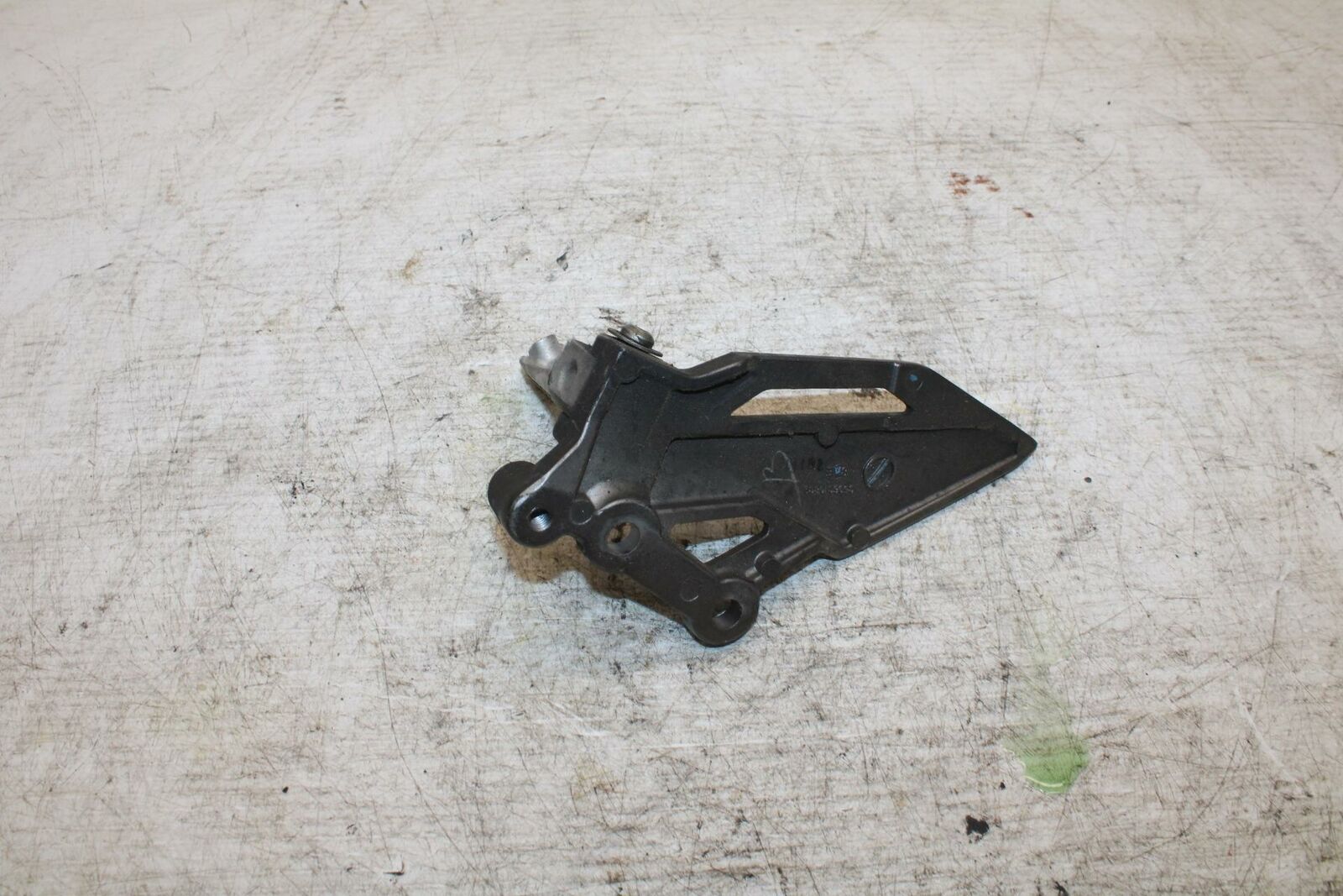 12-13 KAWASAKI EX300 NINJA LEFT REARSET REAR SET DRIVER FOOT PEG BRACKET BB373