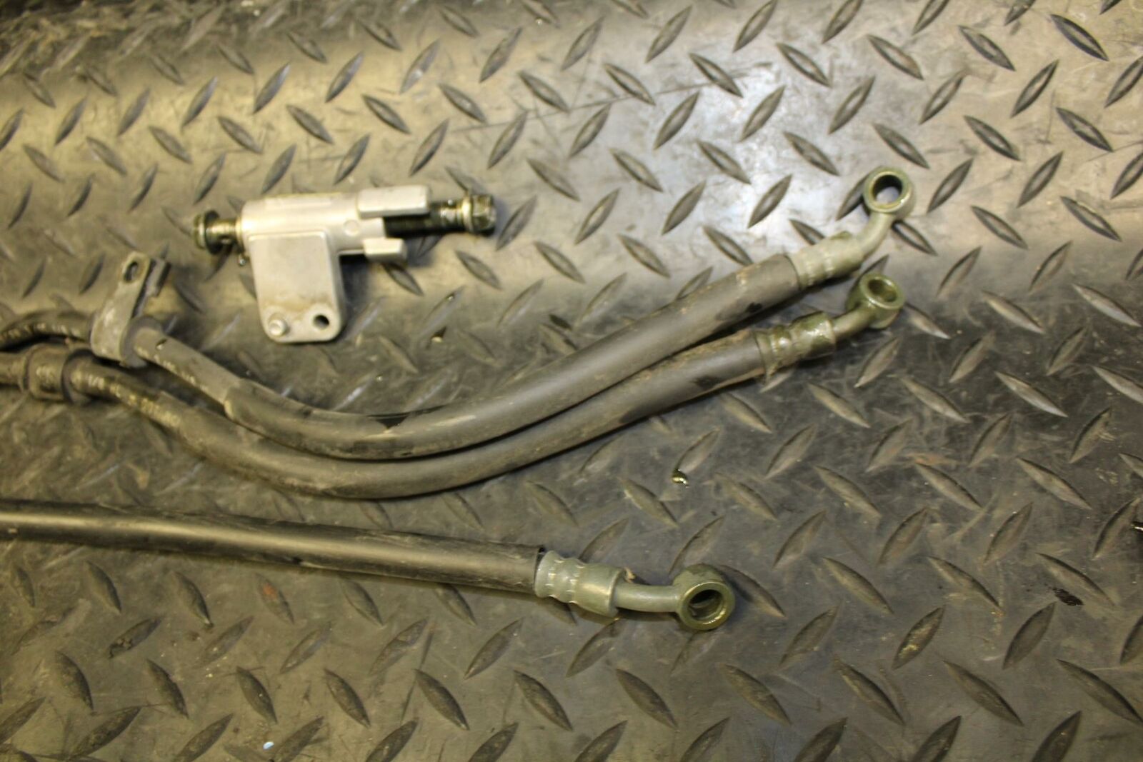 05-06 SUZUKI KATANA 750 GSX750F FRONT BRAKE CALIPER HOSES LINES bb166