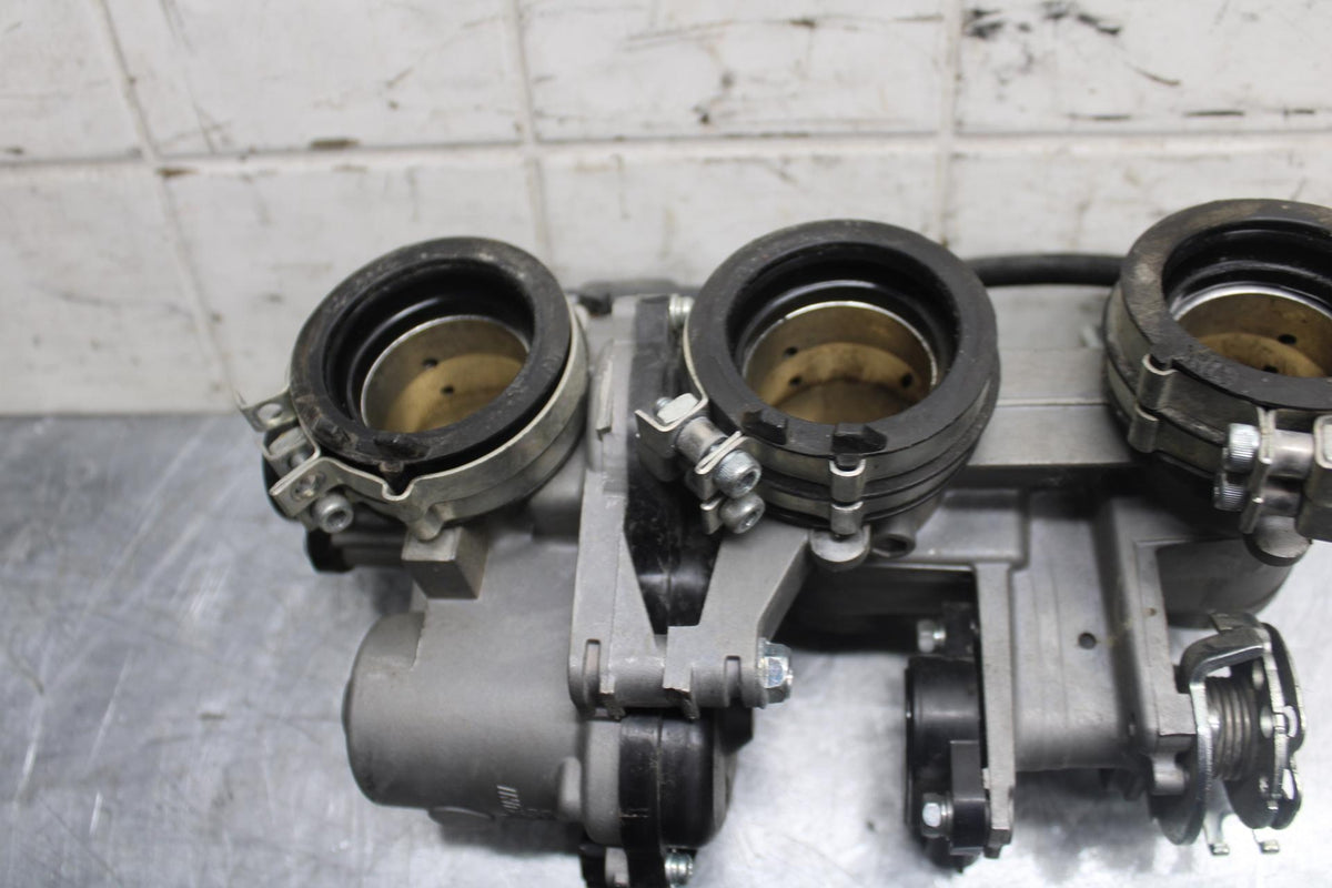 2016 Yamaha XSR900 ABS MAIN FUEL INJECTORS / THROTTLE BODIES BB516