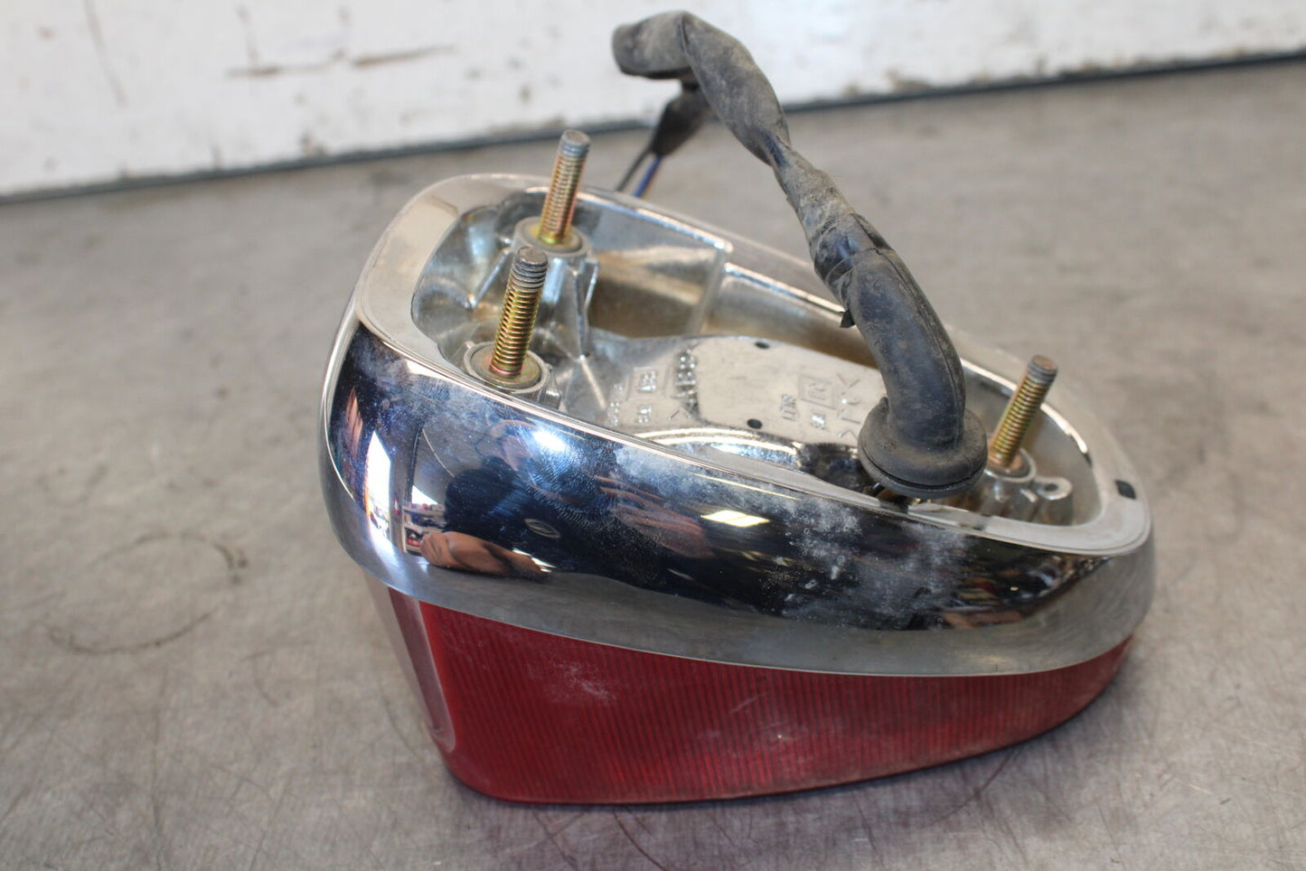 05-06 YAMAHA ROYAL STAR TAILLIGHT REAR TAIL BRAKE LIGHT BB697