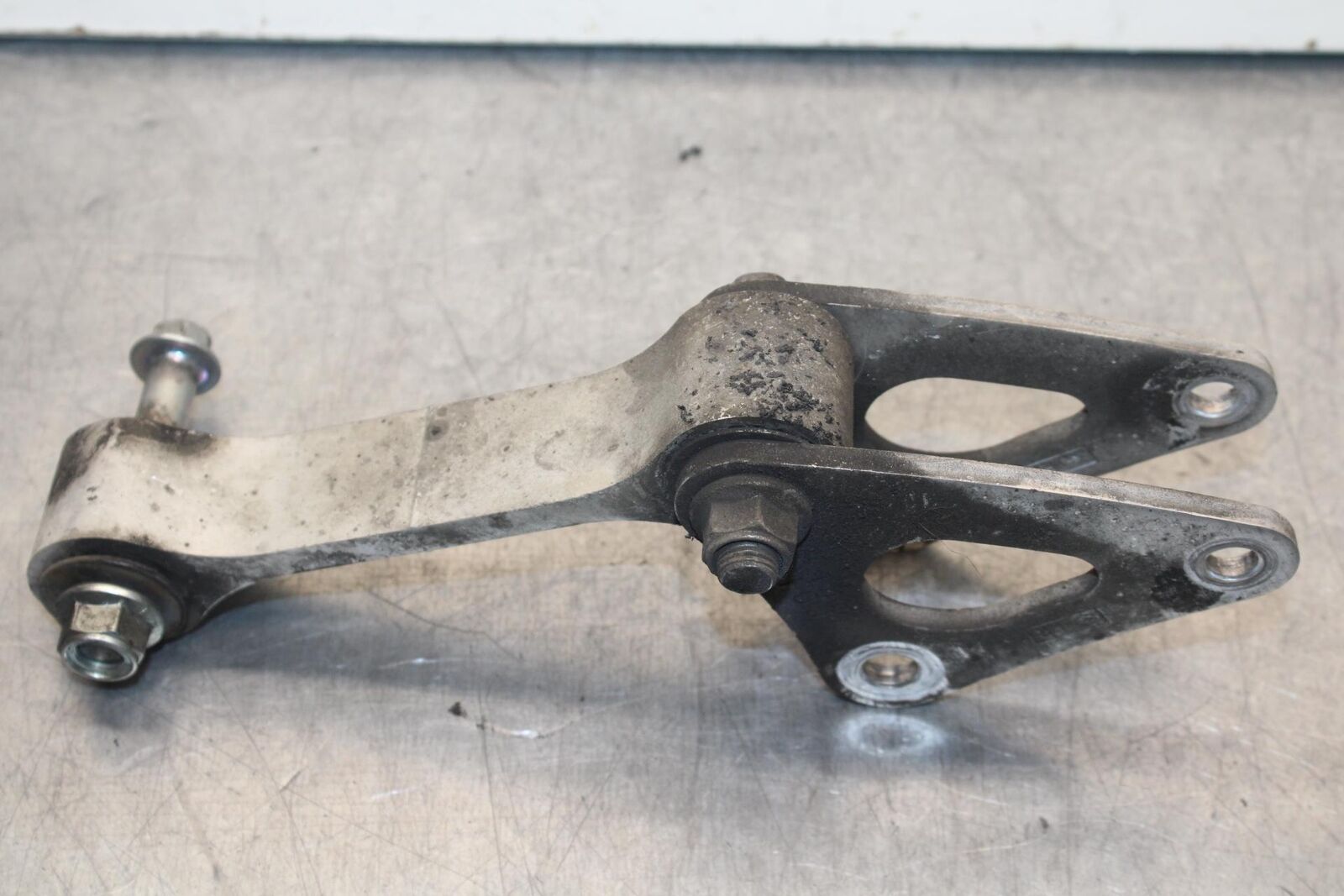 2011 Suzuki GSXR600 REAR DOGBONE SHOCK LINKAGE LINK BB602