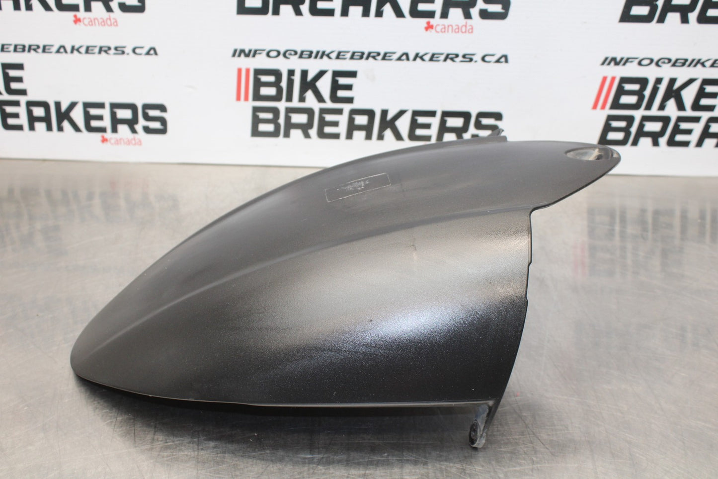 08 KAWASAKI NINJA ZX10R REAR BACK WHEEL TIRE HUGGER FENDER BB201