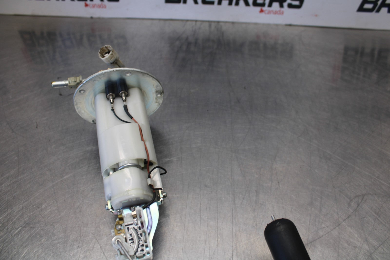 07 SUZUKI GSXR1000 FUEL PUMP GAS PETROL SENDER UNIT 15100-21H00 BB770