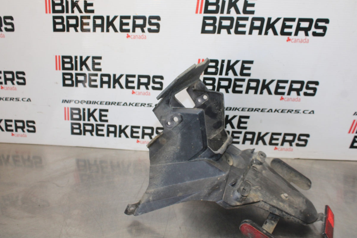 15 TRIUMPH TIGER 800 LICENSE PLATE BRACKET MOUNT BB873