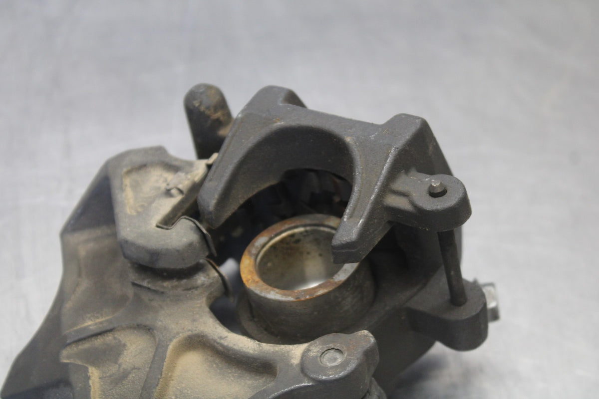 06-07 SUZUKI GSXR600 REAR BACK BRAKE CALIPER W MOUNT BRACKET BB836