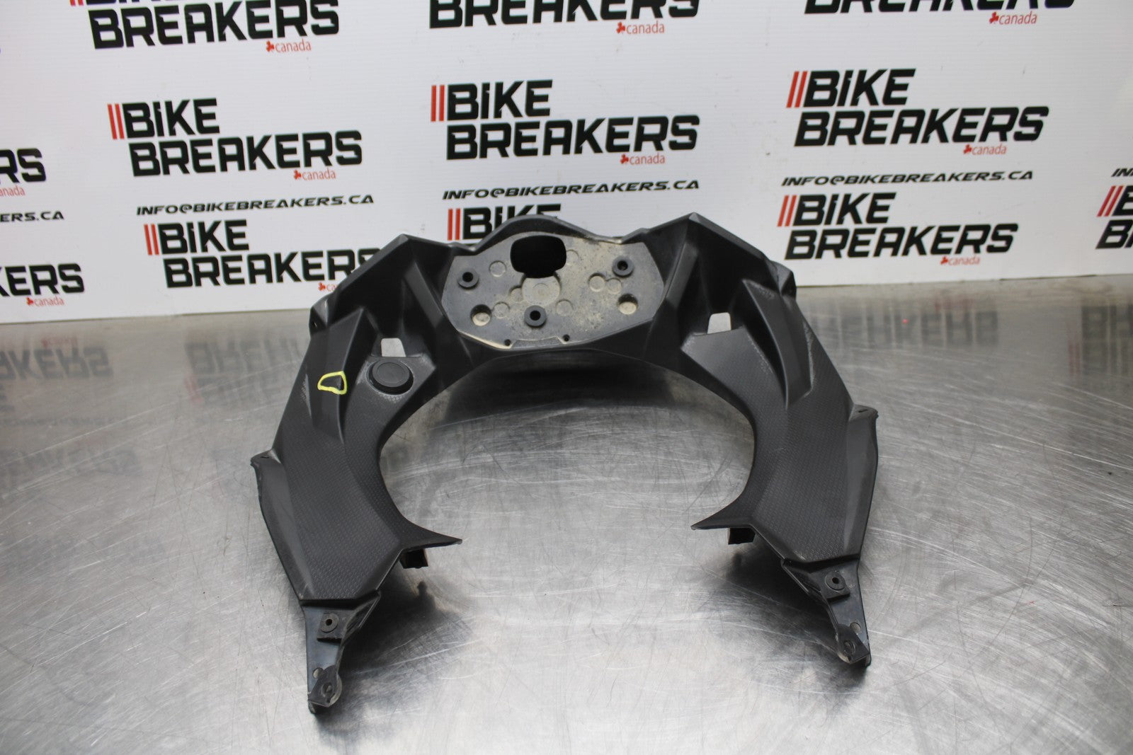 18-23 KAWASAKI NINJA 400 EX400 ABS FRONT CENTER COWL FAIRING BB177