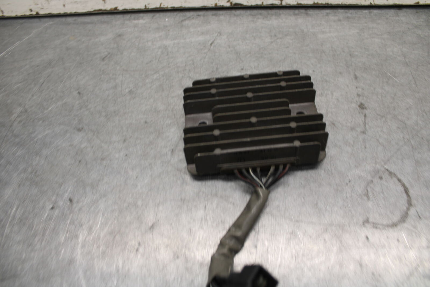 05-06 SUZUKI GSXR1000 RECTIFIER VOLTAGE REGULATOR BB677