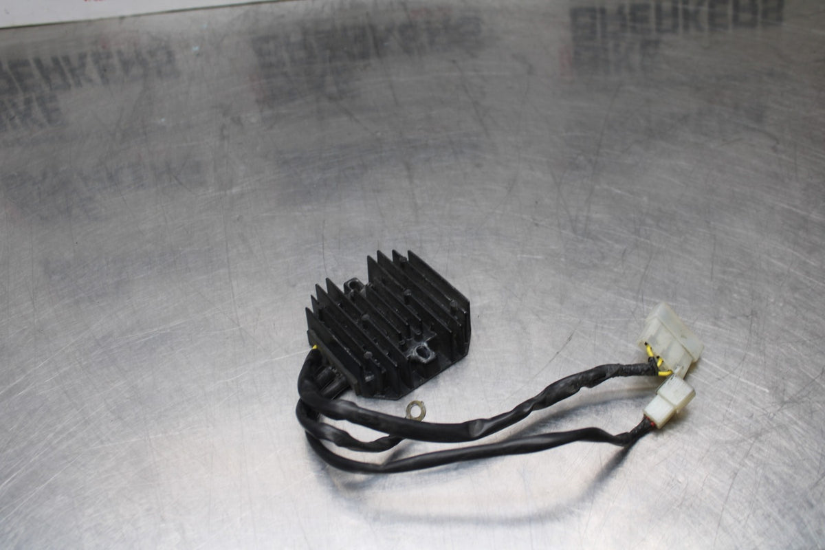 13-16 KTM 390 DUKE RECTIFIER VOLTAGE REGULATOR BB815