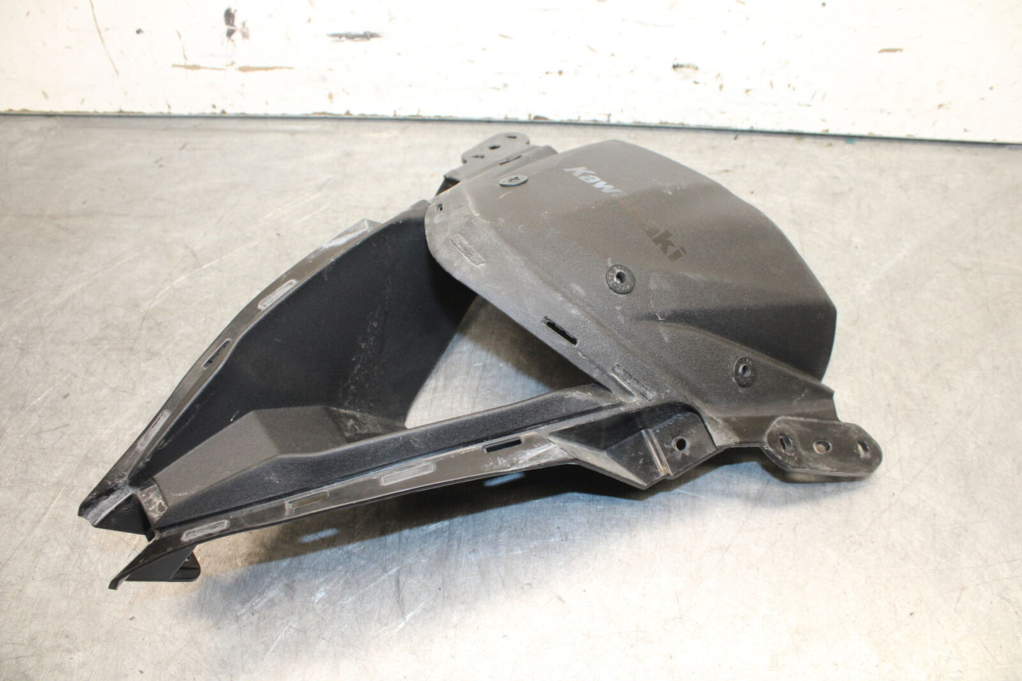 13-18 KAWASAKI NINJA ZX6R FRONT CENTER COWL FAIRING 55028-0443 BB666