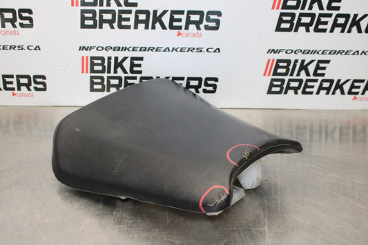 01-06 HONDA CBR600F4I FRONT DRIVERS SEAT PAD SADDLE PILLION BB185