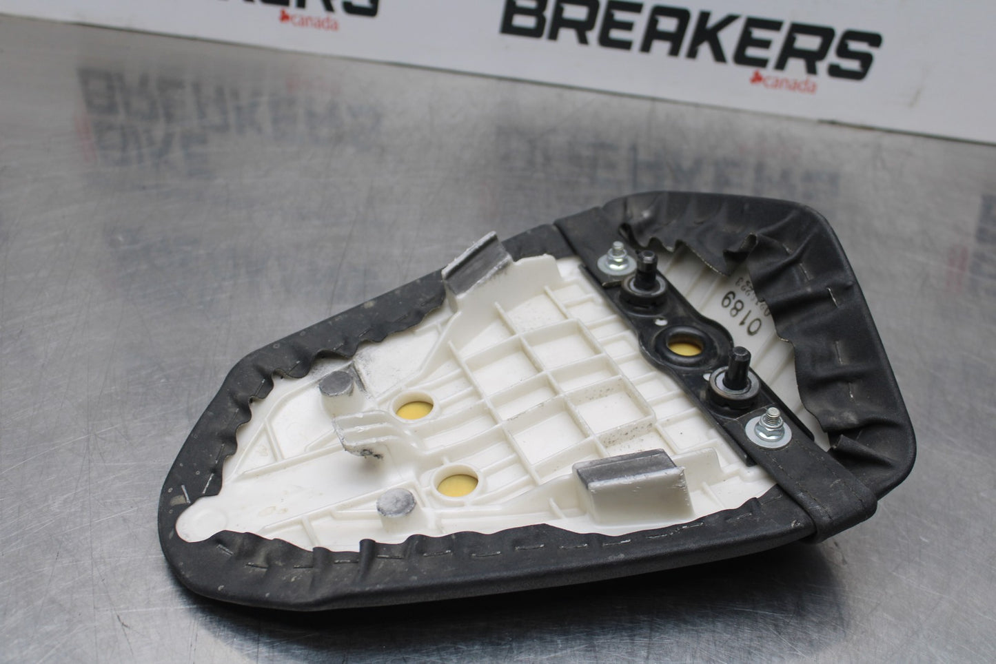 08 KAWASAKI NINJA ZX10R REAR BACK PASSENGER TANDEM SEAT PAD SADDLE PILLION BB201