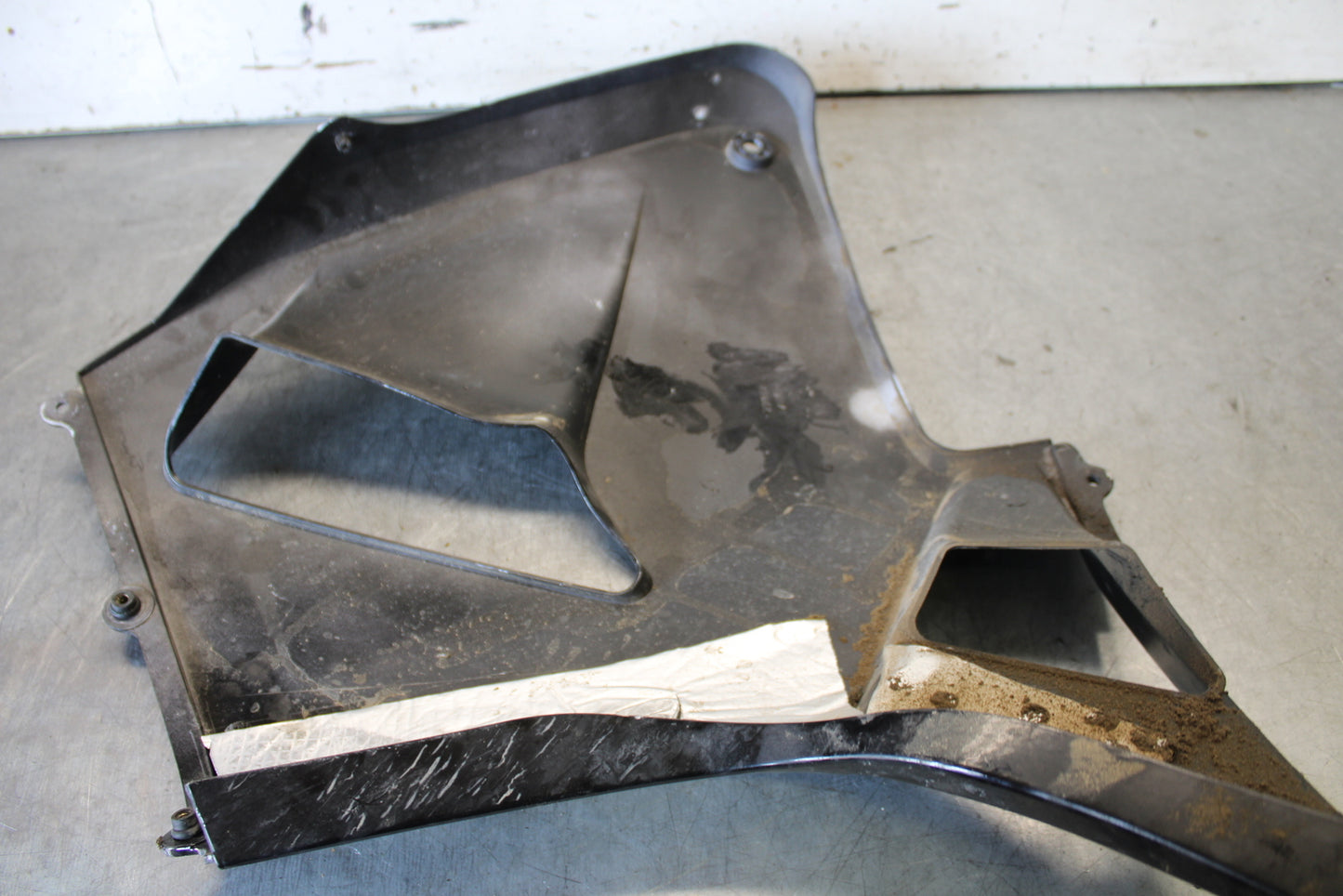 03-04 HONDA CBR600RR LEFT MID UPPER SIDE FAIRING COWL PLASTIC BB661