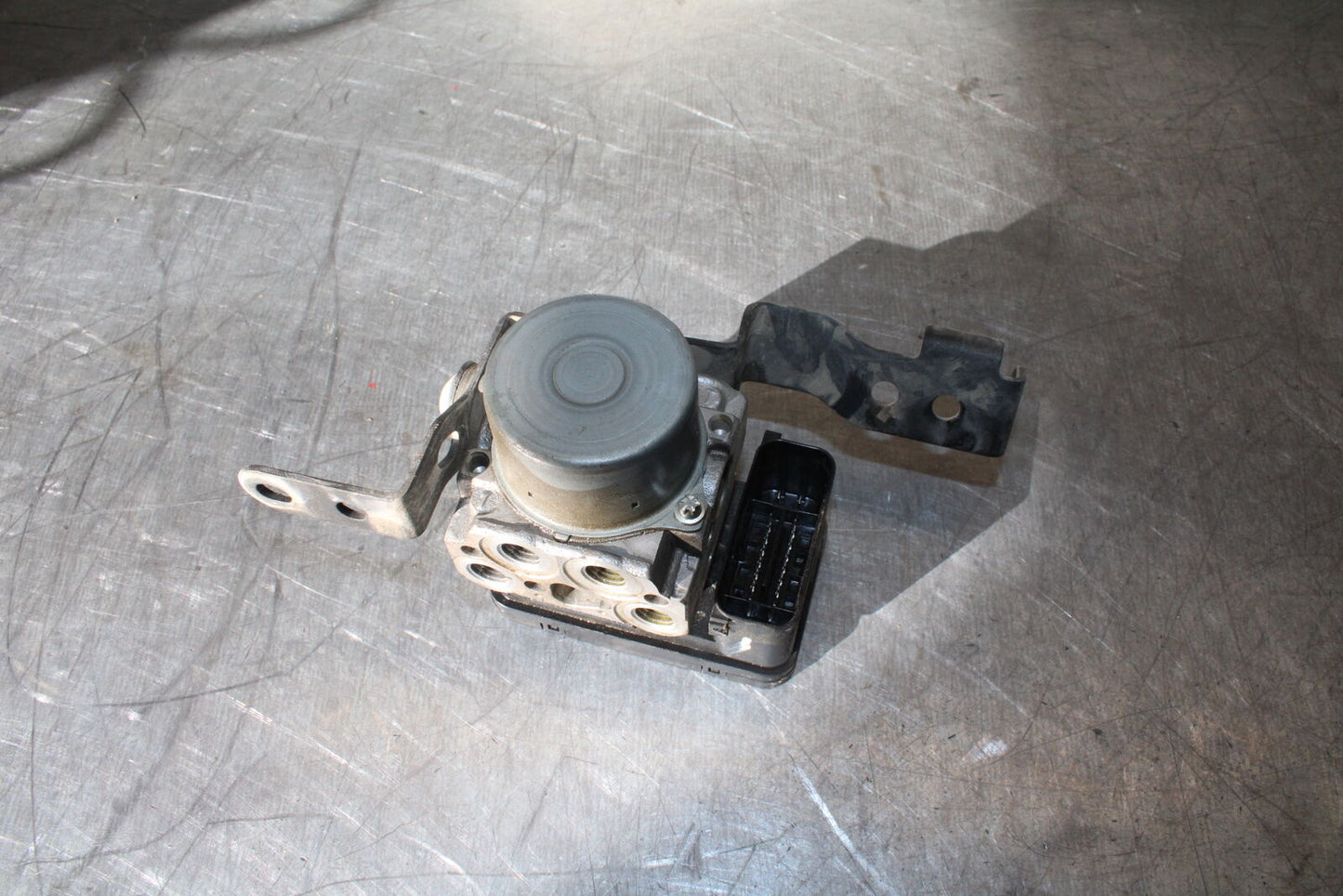 19-22 KAWASAKI Z400 ABS PUMP UNIT MODULE BB708