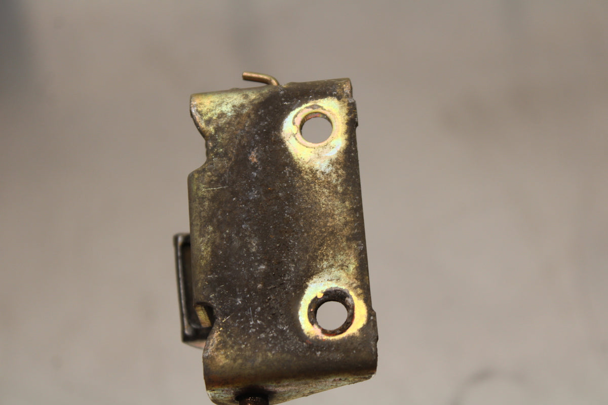 82 HONDA CT70 TRAIL SEAT LATCH  BB138