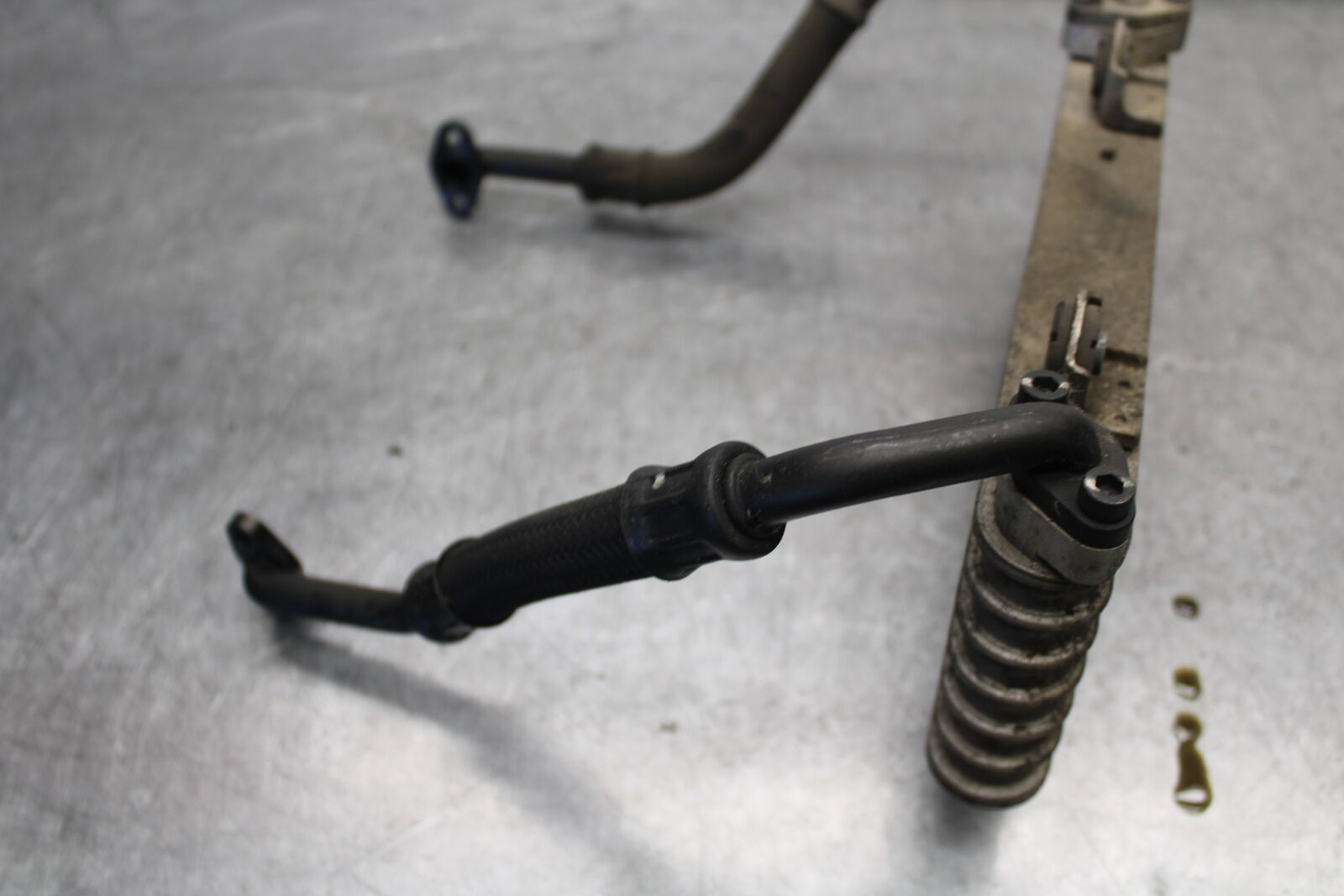 05-06 SUZUKI GSXR1000 ENGINE MOTOR OIL COOLER BB663