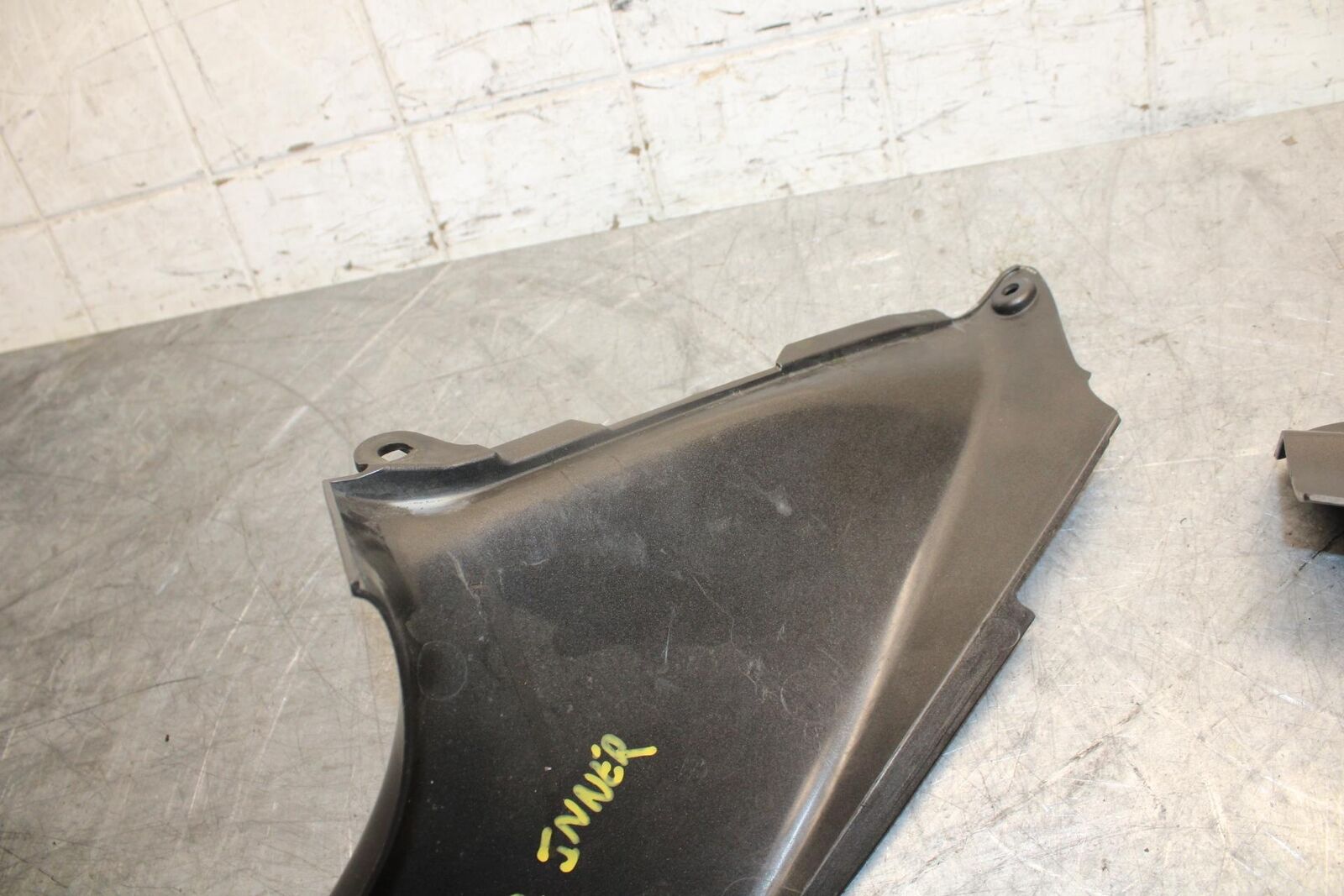 2002 Kawasaki Ninja ZX12R ZX1200B RIGHT FRONT DUCT COVER PANEL COWL BB48