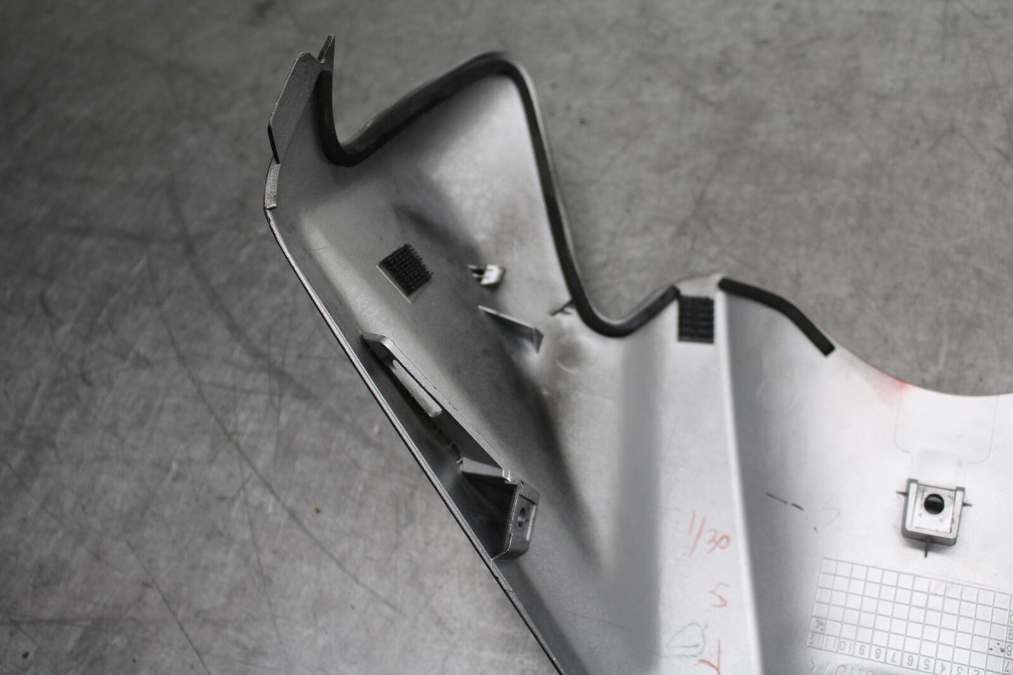 08-10 SUZUKI GSXR 600  FRONT GAS TANK FUEL CELL FAIRING COWL COVER TRIM BB101