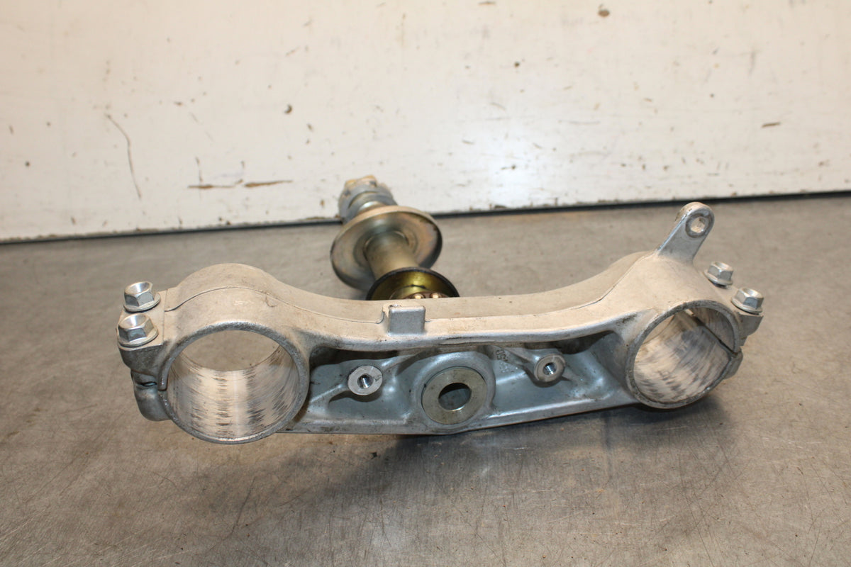 06-07 SUZUKI GSXR750 FRONT FORKS CLAMP LOWER TRIPLE TREE STEM 51311-01H00 BB670
