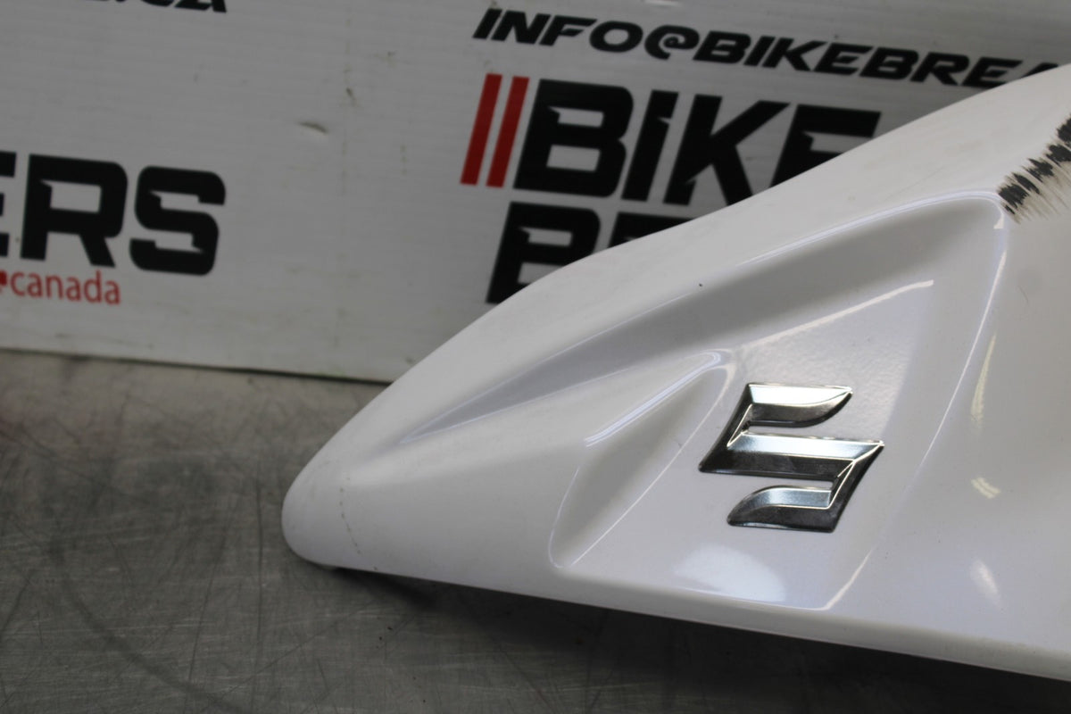 11-25 SUZUKI GSXR 600  FRONT GAS TANK FUEL CELL FAIRING COWL COVER TRIM BB830