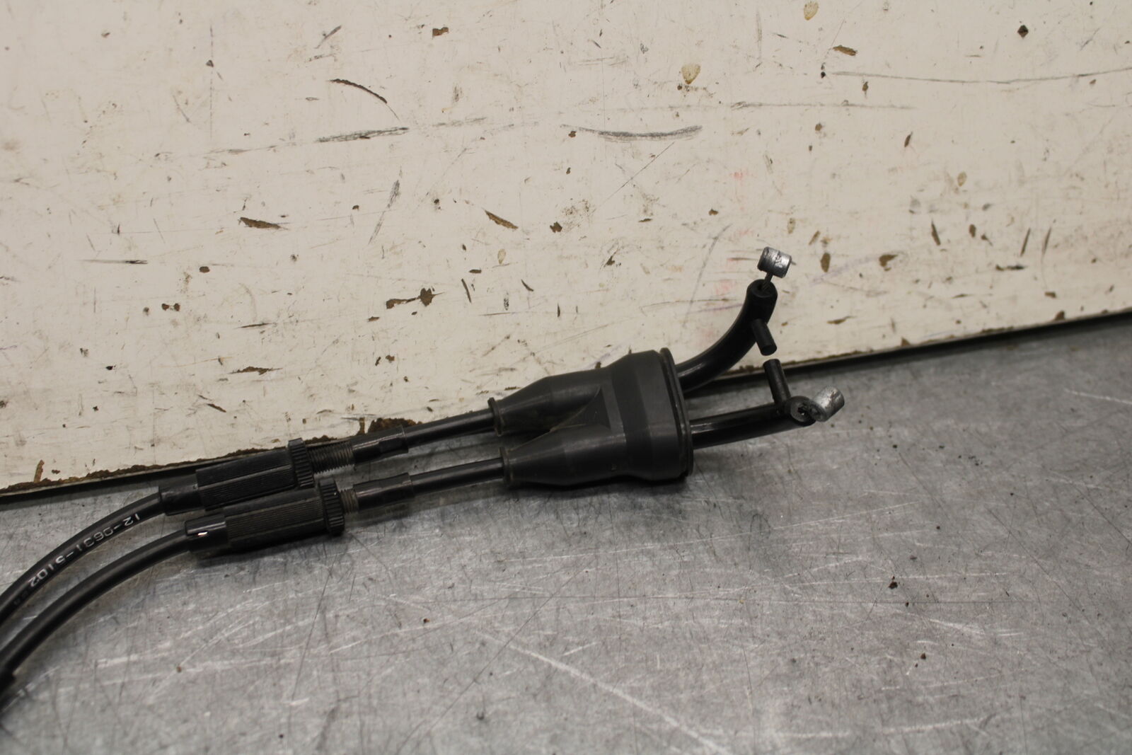 16 KAWASAKI NINJA ZX10R THROTTLE CABLES LINES 54012-0631 BB650