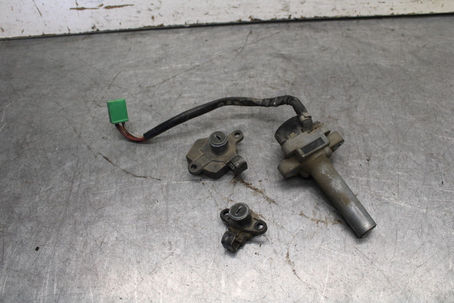 85-86 SUZUKI MADURA 1200 IGNITION LOCK KEY SET AND SEAT LOCK  BB691