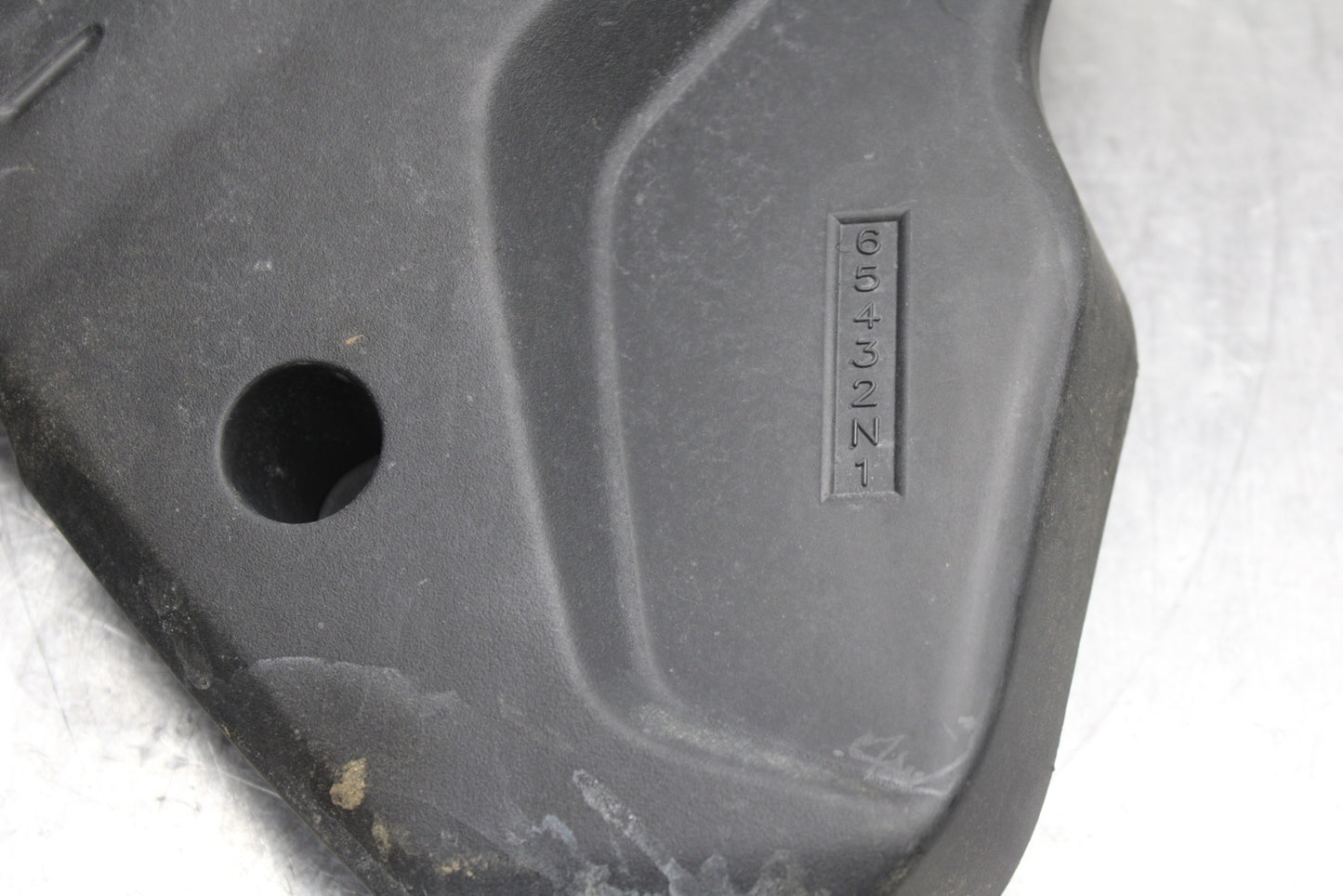 13-16 SUZUKI BANDIT 1250S ABS ENGINE SPROCKET COVER BB134