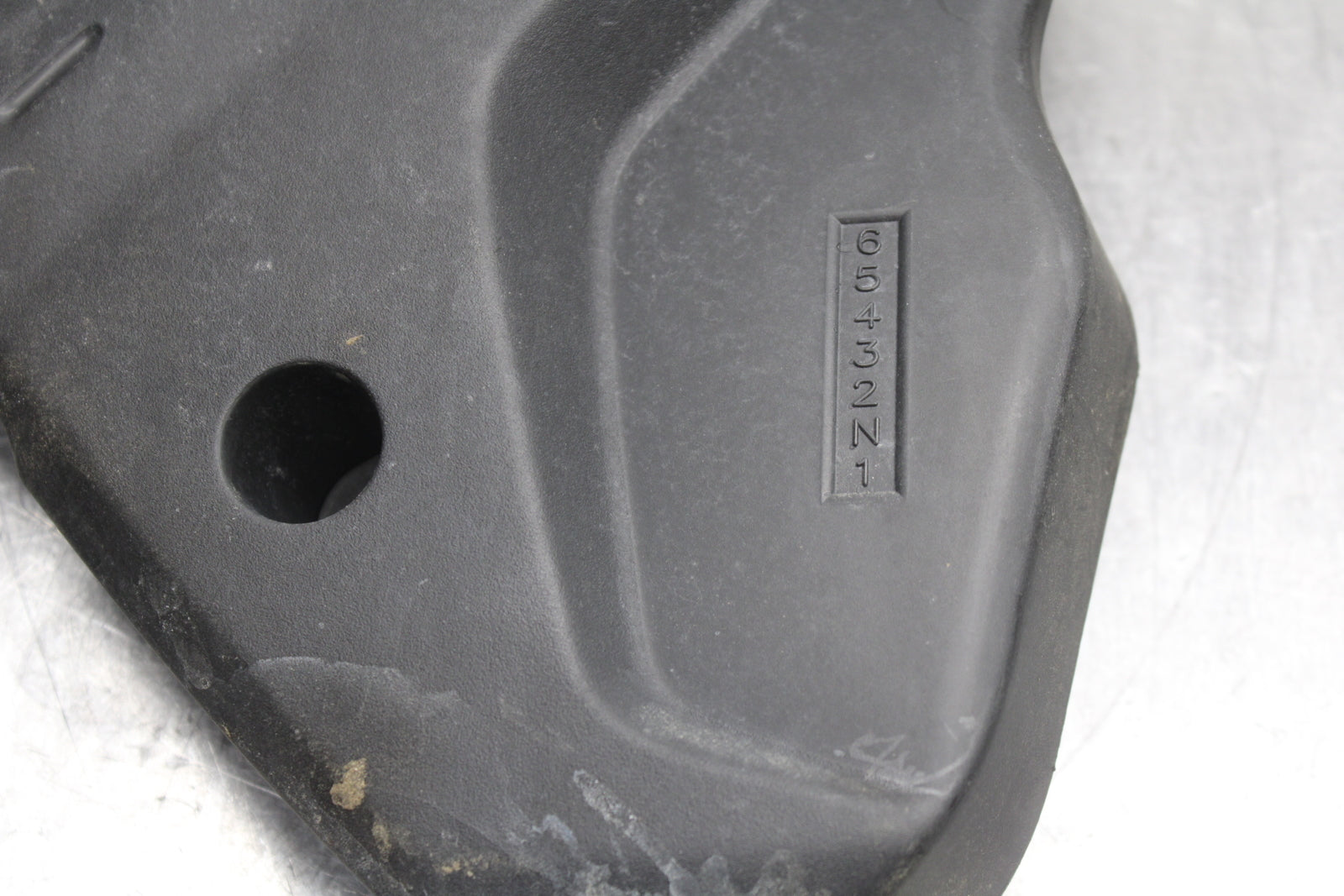 13-16 SUZUKI BANDIT 1250S ABS ENGINE SPROCKET COVER BB134