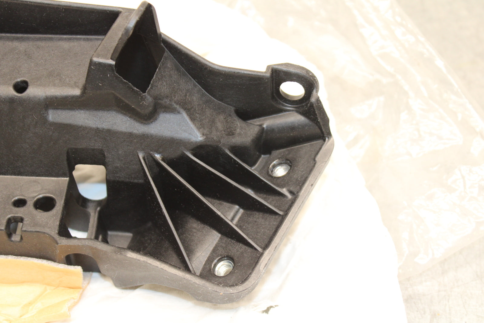 19-23 KAWASAKI NINJA ZX6R UPPER FAIRING MIRROR GAUGES STAY BRACKET BB749