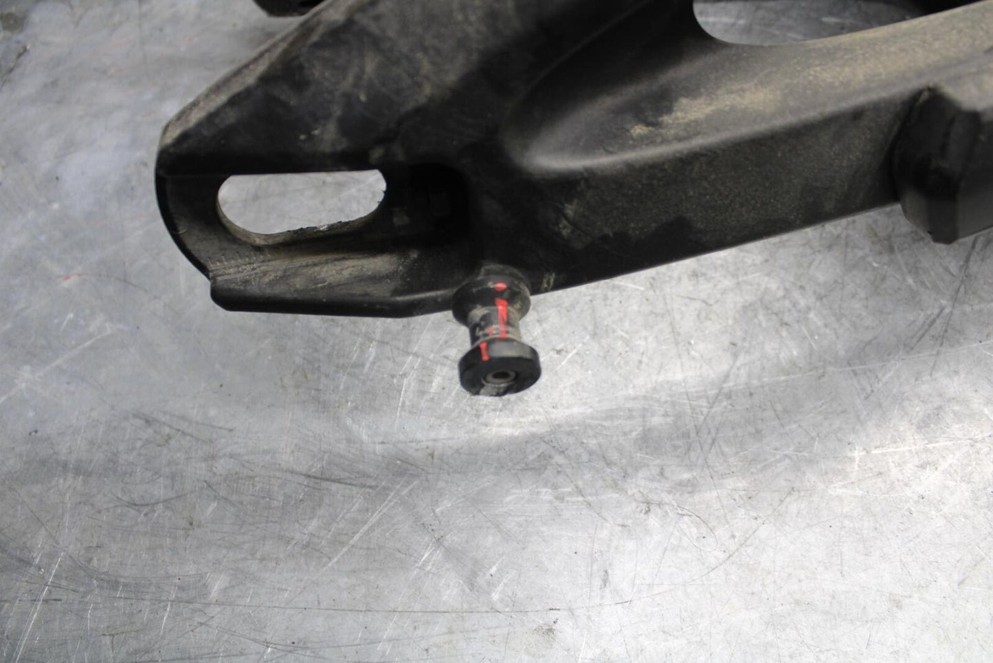 2003 Yamaha YZF R6 REAR SWINGARM BACK SUSPENSION SWING ARM 5SL-22110-01-00 BB539