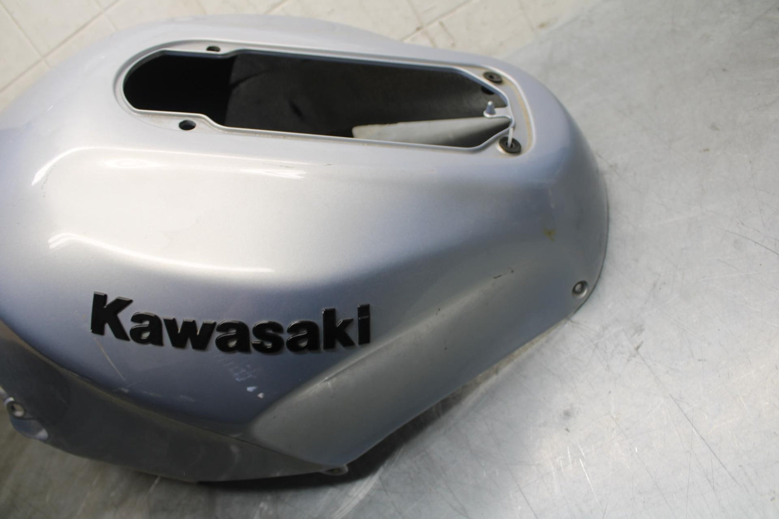 2003 Kawasaki Ninja ZX12R ZX1200B GAS TANK FUEL CELL COVER FAIRING COWL BB472