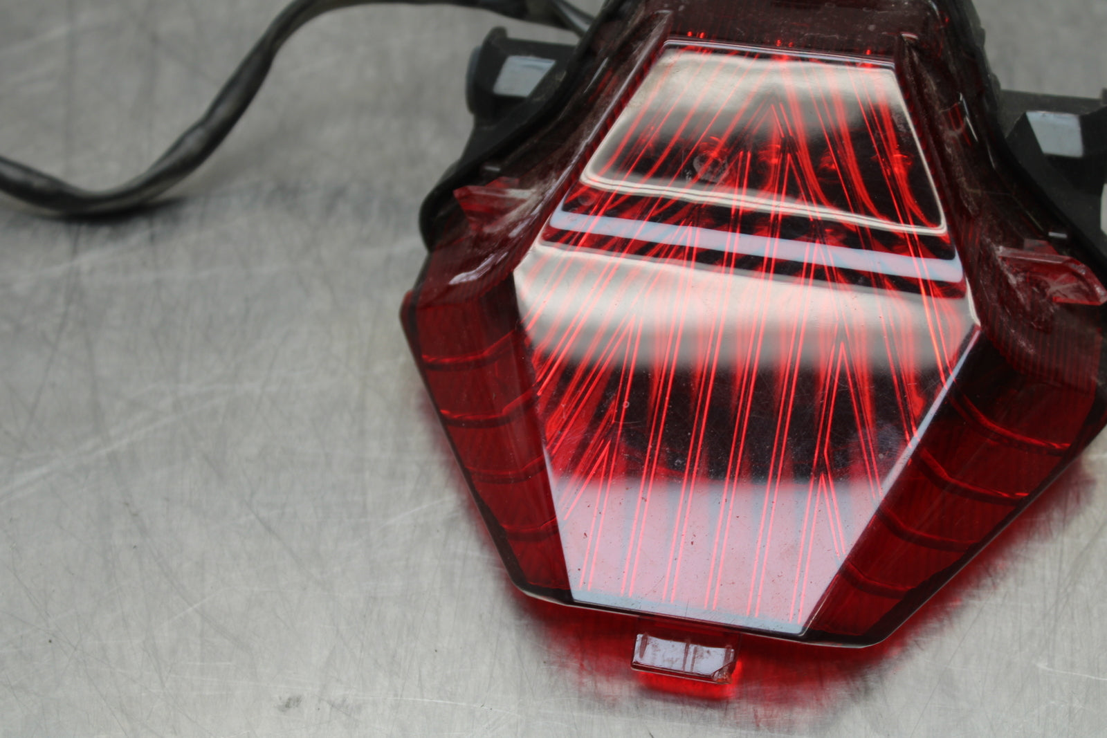 14-17 YAMAHA FZ07 REAR TAIL TAILLIGHT BACK BRAKE LIGHT BB162
