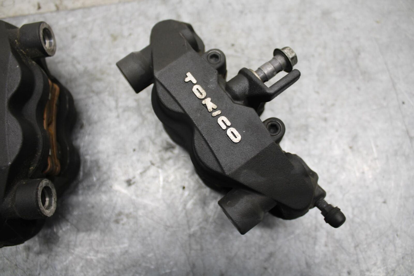 2007 Suzuki GSXR600 RIGHT LEFT FRONT BRAKE CALIPER SET PAIR CALIPERS BB540