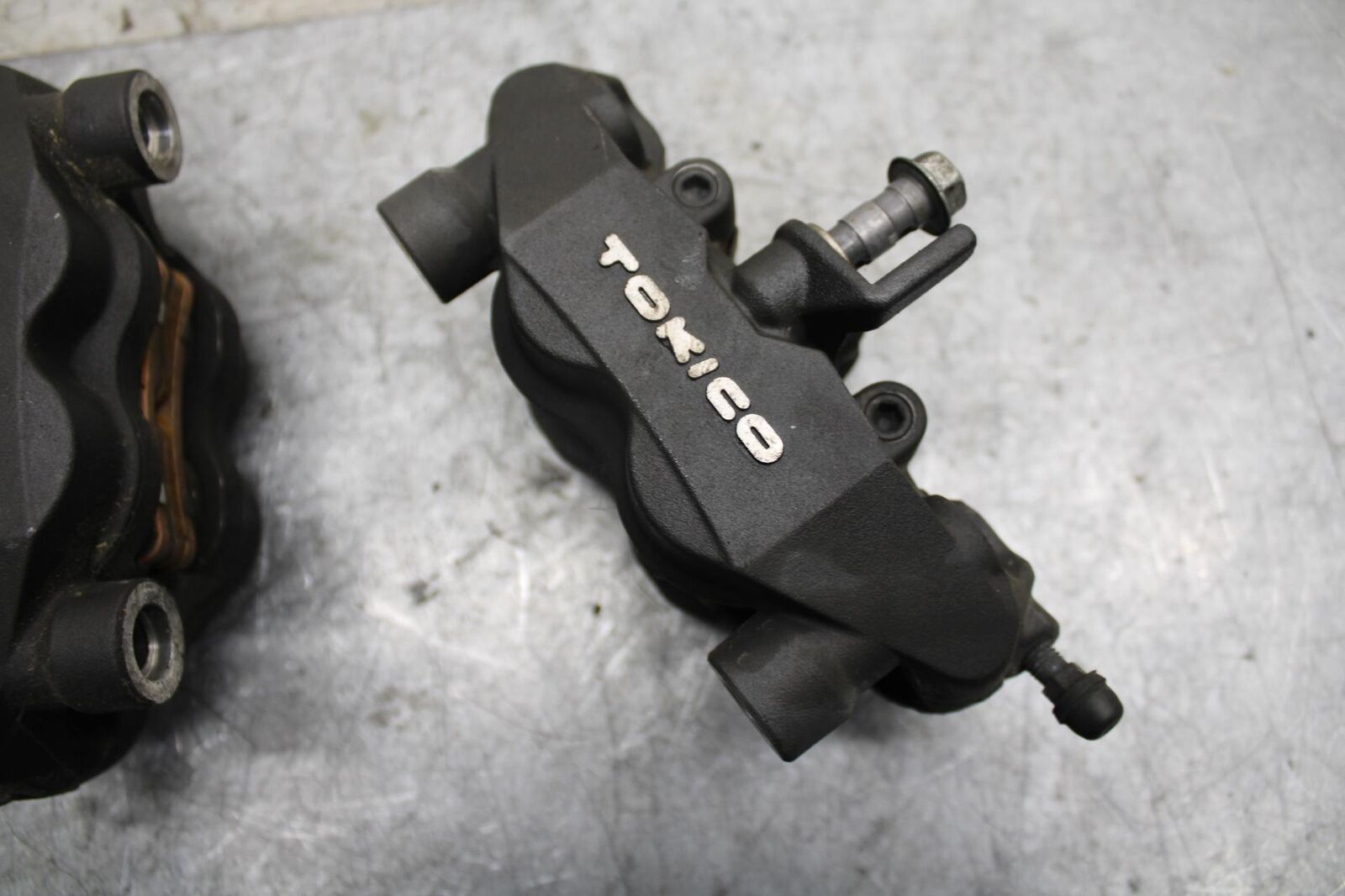 2007 Suzuki GSXR600 RIGHT LEFT FRONT BRAKE CALIPER SET PAIR CALIPERS BB540