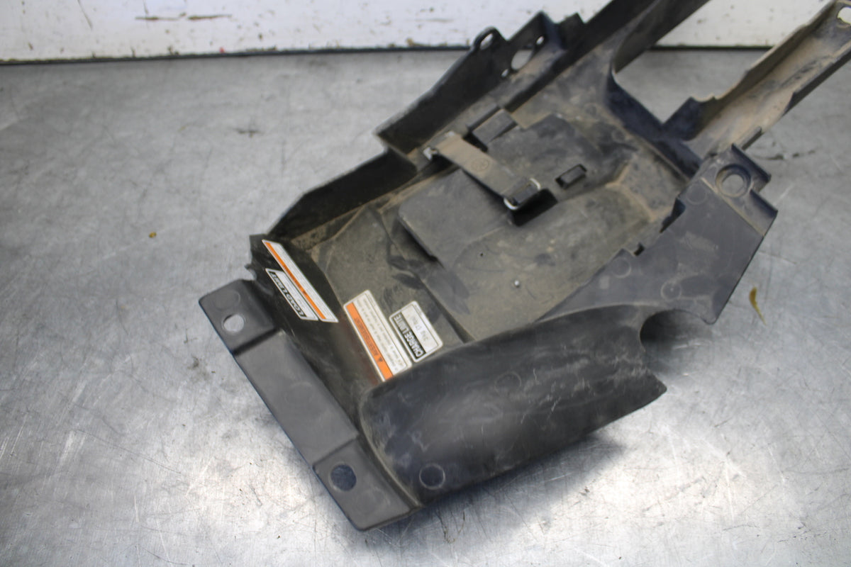 07-09 YAMAHA FZ6 REAR BACK TAIL UNDERTAIL BATTERY TRAY PLASTIC BB713