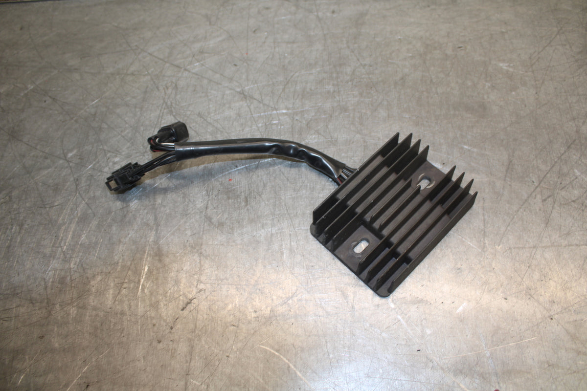 17-24 SUZUKI SV650 RECTIFIER VOLTAGE REGULATOR BB706
