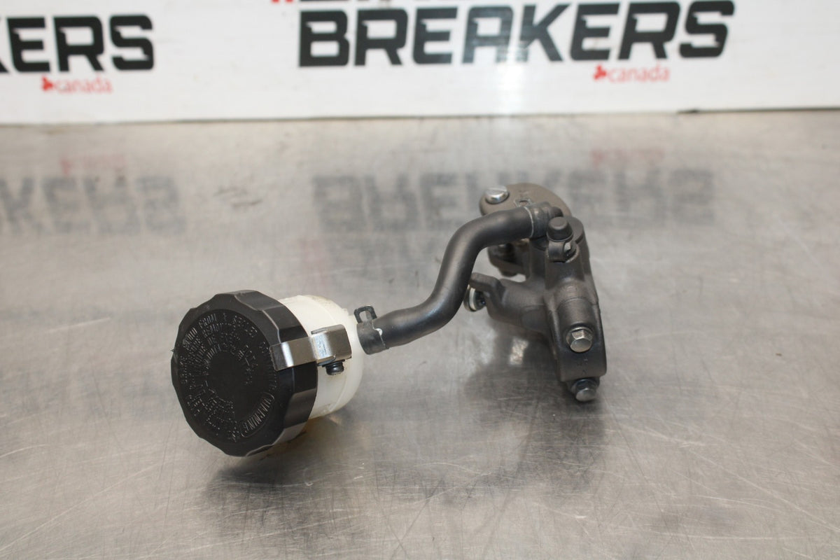 18 YAMAHA YZF R1  FRONT BRAKE MASTER CYLINDER BB838