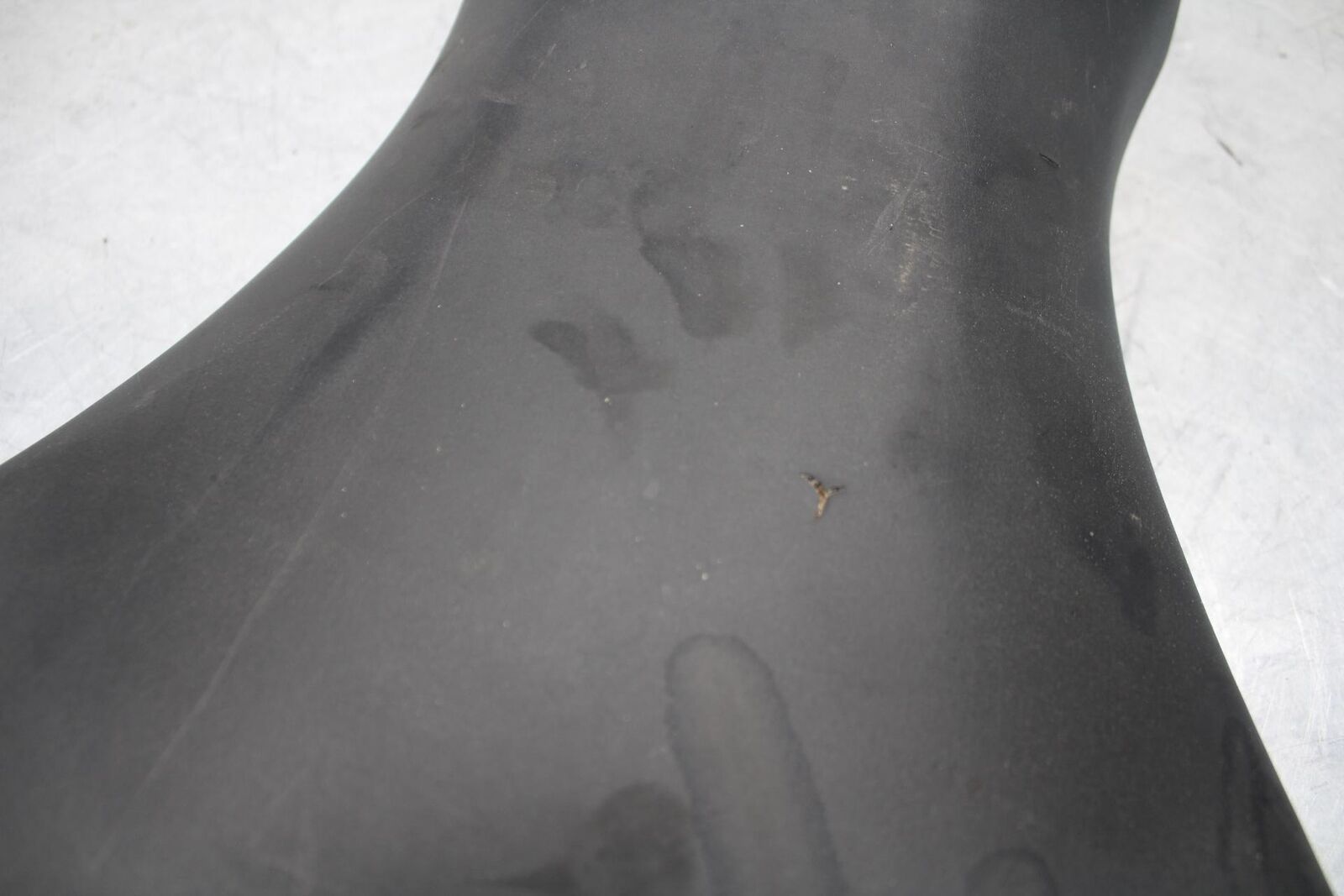 06-07 SUZUKI GSXR750 FRONT DRIVERS SEAT PAD SADDLE PILLION BB424