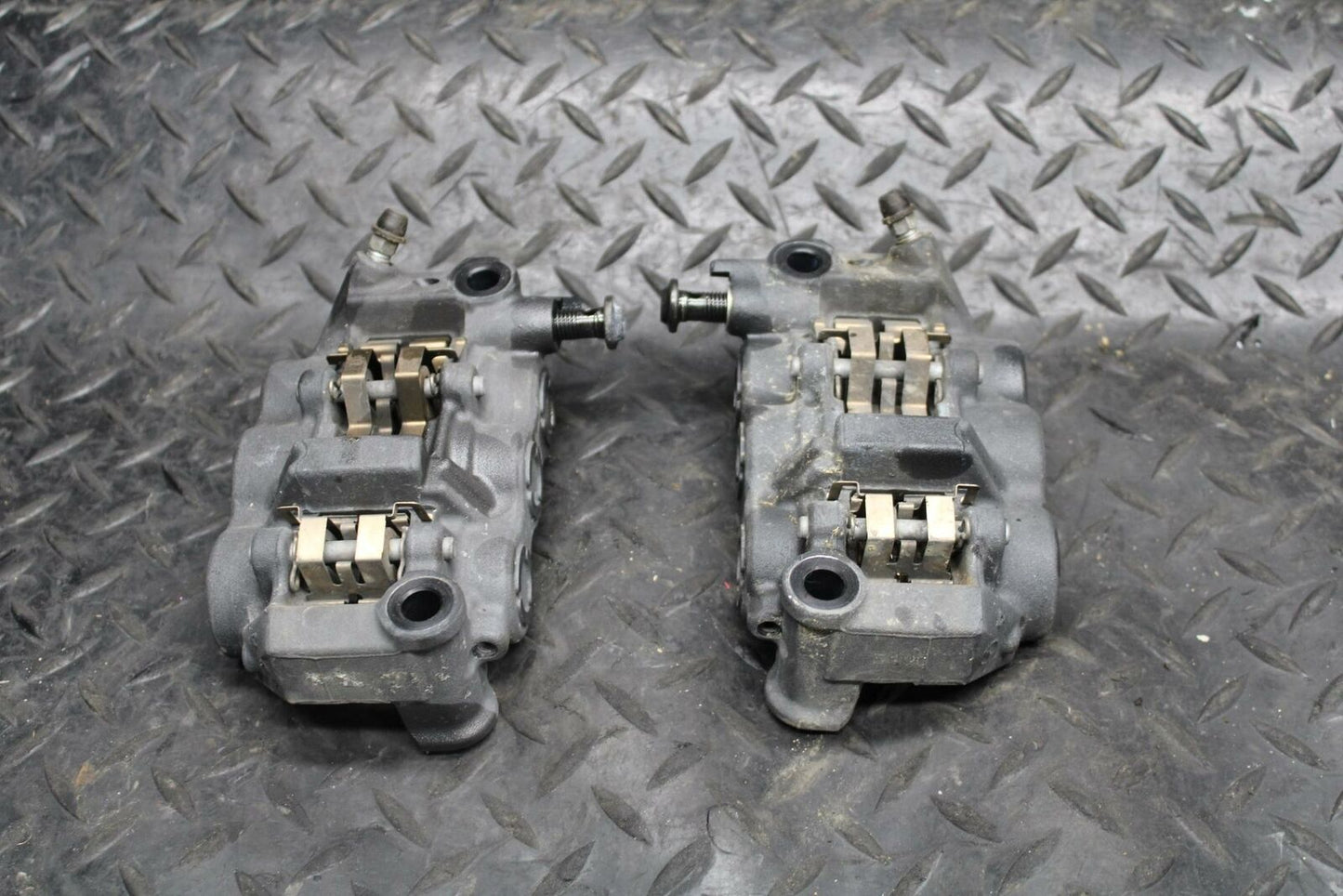 09-14 YAMAHA YZF R1 RIGHT LEFT FRONT BRAKE CALIPER SET PAIR CALIPERS BB196