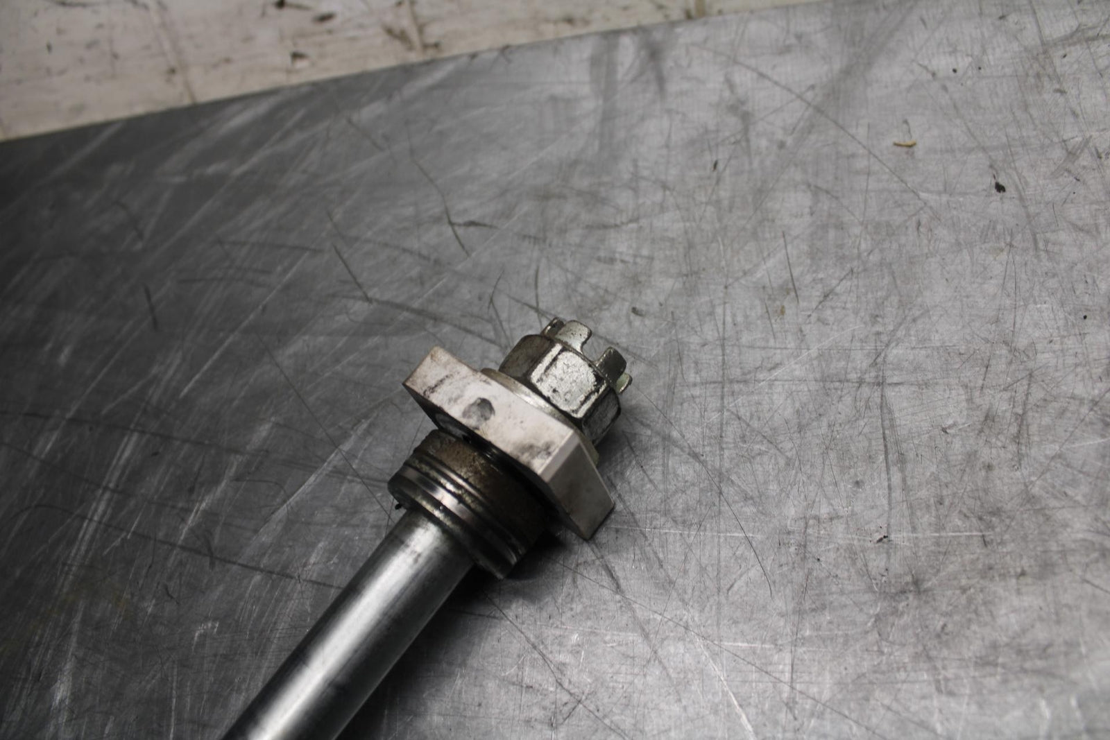 15-17 KAWASAKI EX 650 NINJA EX650 ABS REAR AXLE BACK WHEEL RIM BOLT AXEL BB494