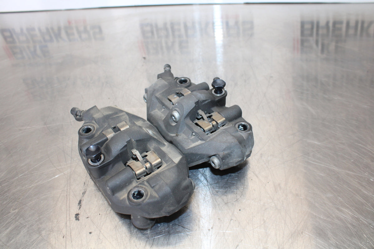 05-06 HONDA CBR600RR RIGHT LEFT FRONT BRAKE CALIPER SET PAIR CALIPERS BB149
