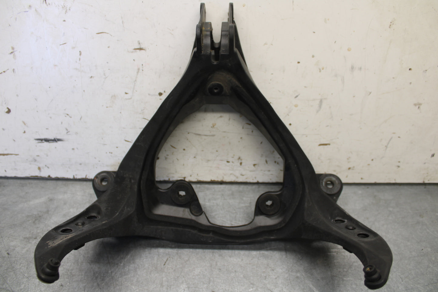 05-06 SUZUKI GSXR1000 UPPER FAIRING MIRROR GAUGES STAY BRACKET 94511-41G00 BB663