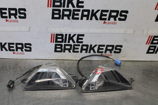 23 KAWASAKI NINJA 650 EX650 FRONT LEFT RIGHT TURN SIGNALS LIGHT INDICATORS BB920