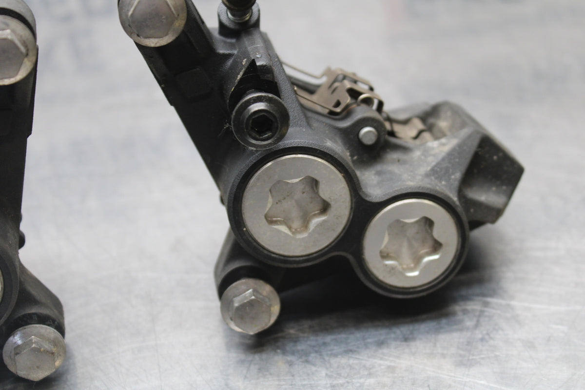 14-17 YAMAHA FZ07 RIGHT LEFT FRONT BRAKE CALIPER SET PAIR CALIPERS BB162