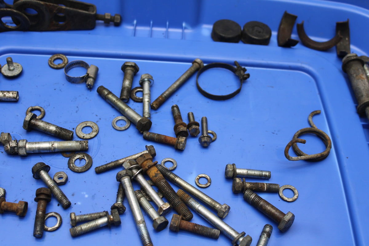 77-79 SUZUKI GS1000 MOUNTING BOLTS HARDWARE MOTOR SCREWS BB807