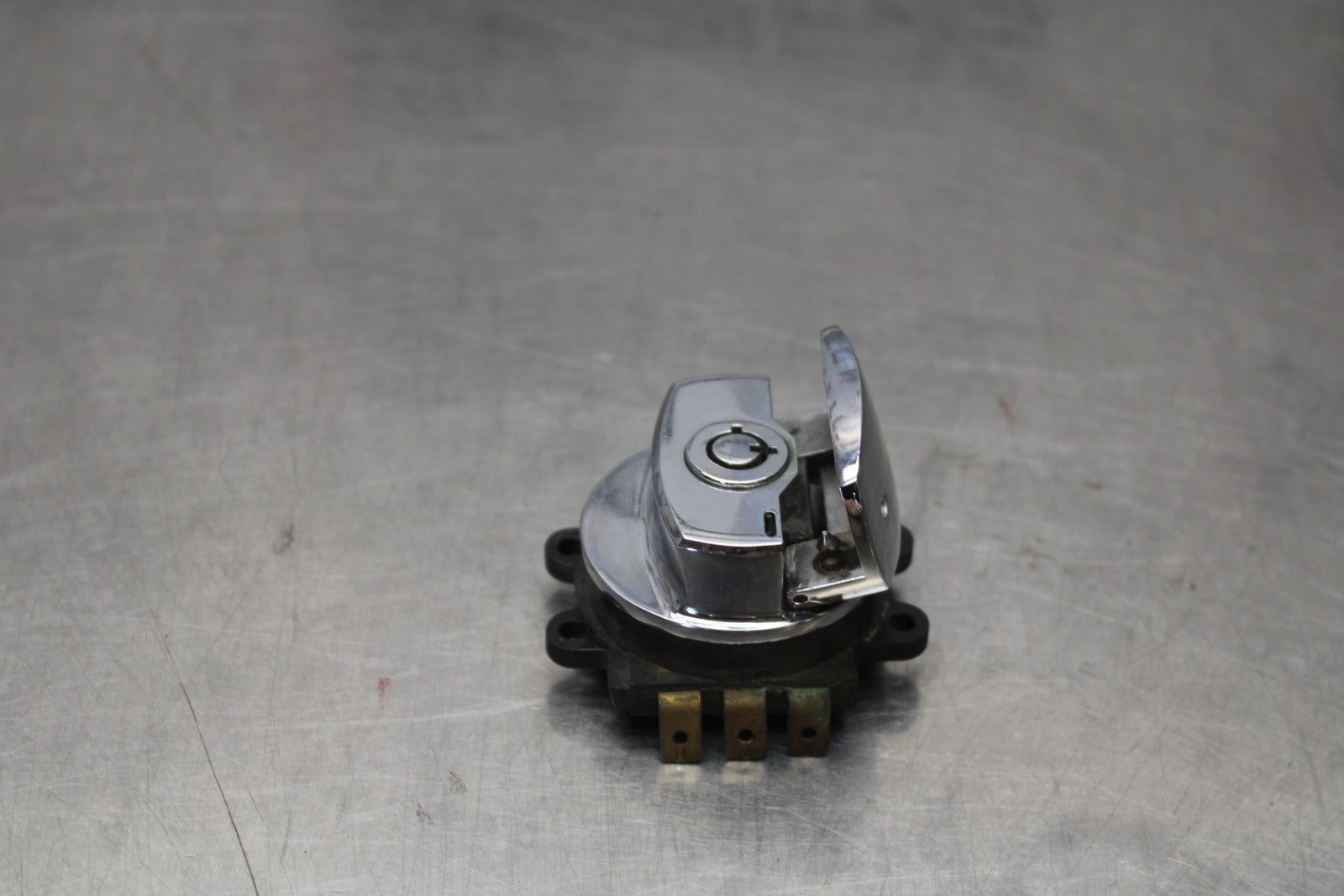 03-08 KAWASAKI VULCAN 1600 IGNITION LOCK KEY SET W/ GAS CAP BB196