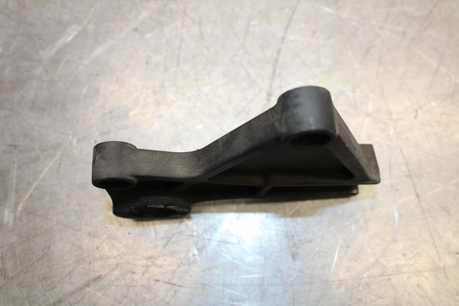 2009 Kawasaki Ninja ZX600R REAR BRAKE CALIPER HANGER  MOUNTING BRACKET  BB548