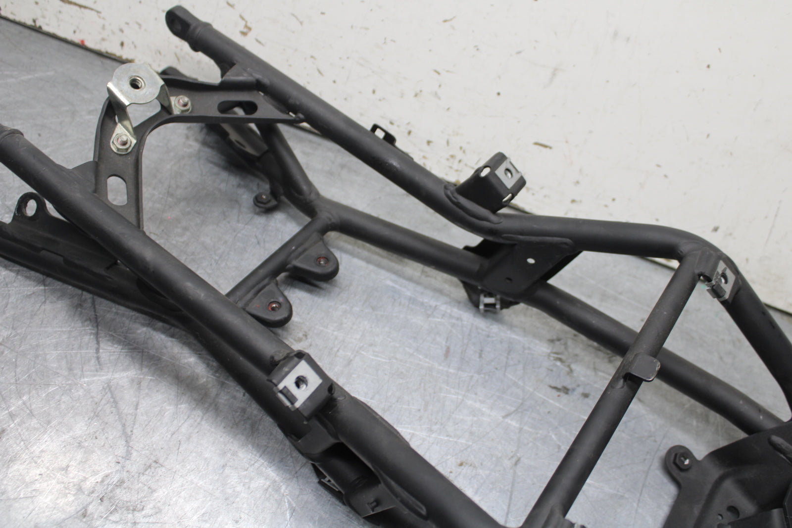 09-11 DUCATI STREETFIGHTER 1098 REAR SUBFRAME BACK SUB FRAME BB705